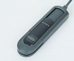 索尼MV随身存指纹加密型64MB U盘 IT168经典图赏与产品解析